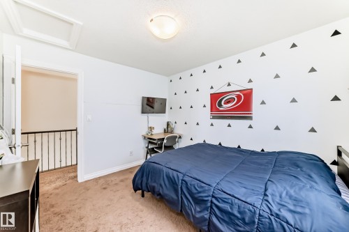 1 Governor Place, Spruce Grove, AB - Indoor Photo Showing Bedroom