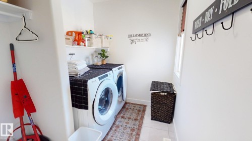 7217 Chivers Place, Edmonton, AB - Indoor Photo Showing Laundry Room