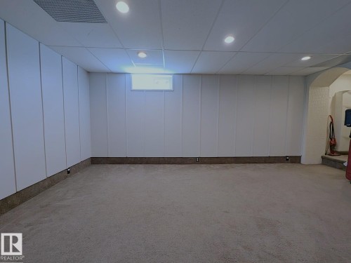 61 Mcleod Place, Edmonton, AB - Indoor Photo Showing Other Room
