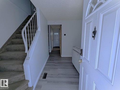 61 Mcleod Place, Edmonton, AB - Indoor Photo Showing Other Room