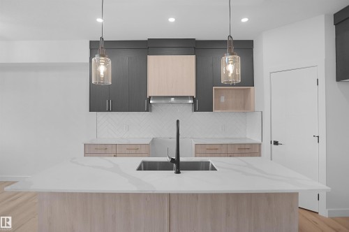 117 Peirwyck Loop, Spruce Grove, AB - Indoor Photo Showing Kitchen