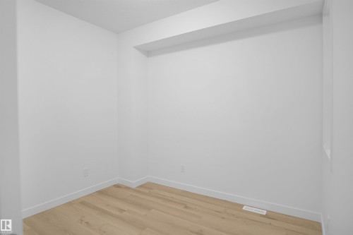 117 Peirwyck Loop, Spruce Grove, AB - Indoor Photo Showing Other Room