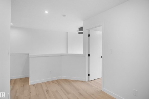 117 Peirwyck Loop, Spruce Grove, AB - Indoor Photo Showing Other Room
