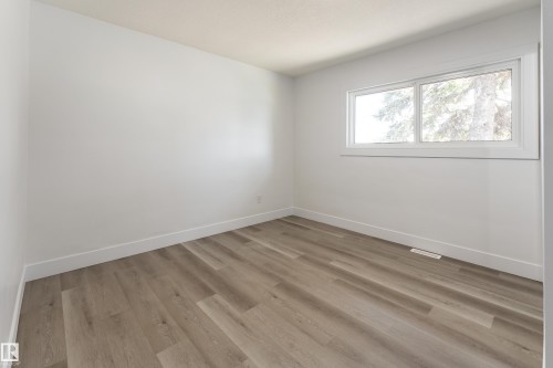 11844 St Albert Trail, Edmonton, AB - Indoor Photo Showing Other Room