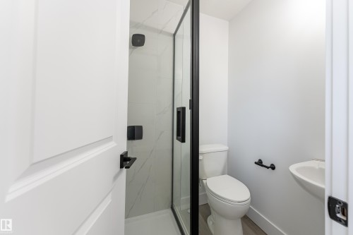11844 St Albert Trail, Edmonton, AB - Indoor Photo Showing Bathroom