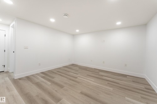 11844 St Albert Trail, Edmonton, AB - Indoor Photo Showing Other Room