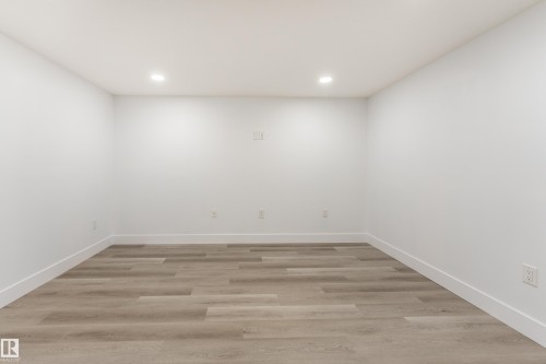 11844 St Albert Trail, Edmonton, AB - Indoor Photo Showing Other Room