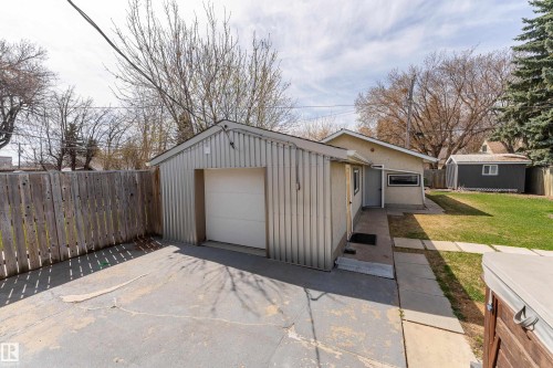 11844 St Albert Trail, Edmonton, AB - Outdoor