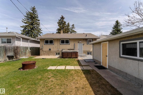 11844 St Albert Trail, Edmonton, AB - Outdoor
