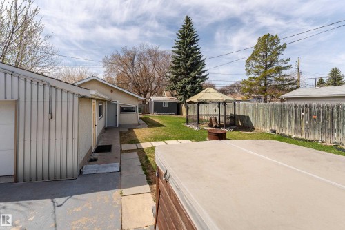 11844 St Albert Trail, Edmonton, AB - Outdoor