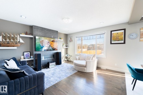 3623 8 Street, Edmonton, AB 