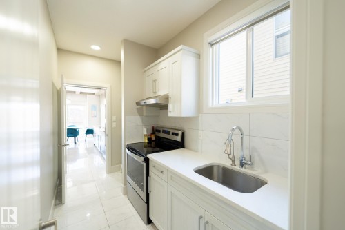 3623 8 Street, Edmonton, AB 