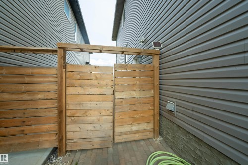 3623 8 Street, Edmonton, AB 