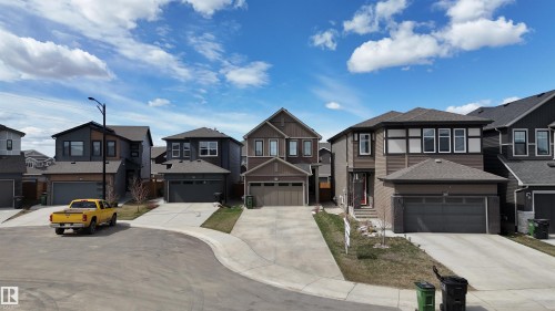 5612 Hawthorn Way, Edmonton, AB - Outdoor With Facade