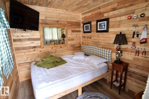309 Debbie Dr (Skeleton Lake), Rural Athabasca County, AB - Indoor Photo Showing Bedroom