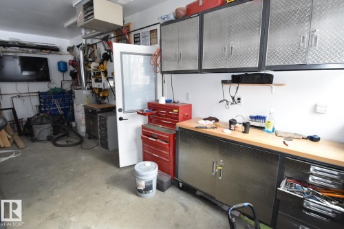 309 Debbie Dr (Skeleton Lake), Rural Athabasca County, AB - Indoor Photo Showing Garage