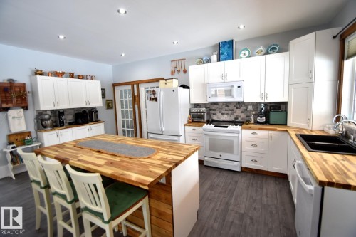 309 Debbie Dr (Skeleton Lake), Rural Athabasca County, AB - Indoor Photo Showing Kitchen With Double Sink