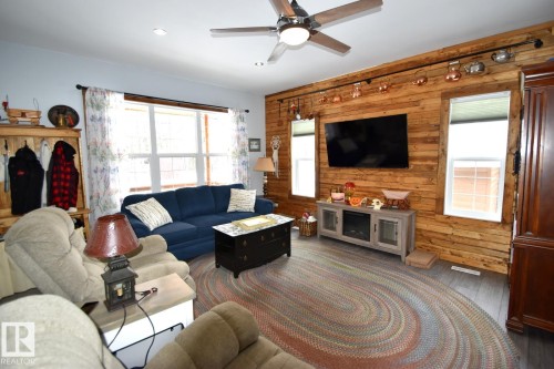 309 Debbie Dr (Skeleton Lake), Rural Athabasca County, AB - Indoor Photo Showing Living Room
