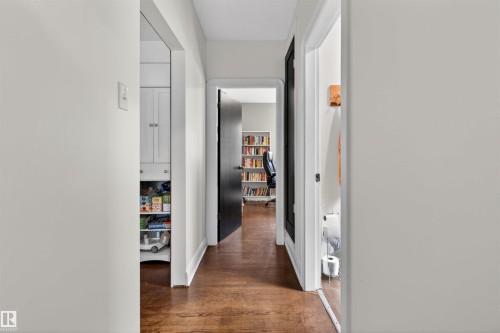 10522 79 Avenue, Edmonton, AB - Indoor Photo Showing Other Room