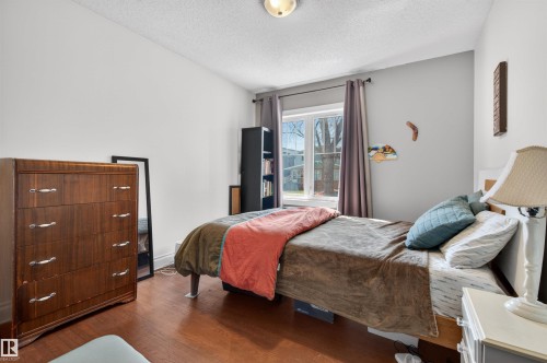 10522 79 Avenue, Edmonton, AB - Indoor Photo Showing Bedroom