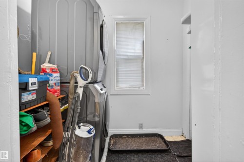 10522 79 Avenue, Edmonton, AB - Indoor Photo Showing Other Room