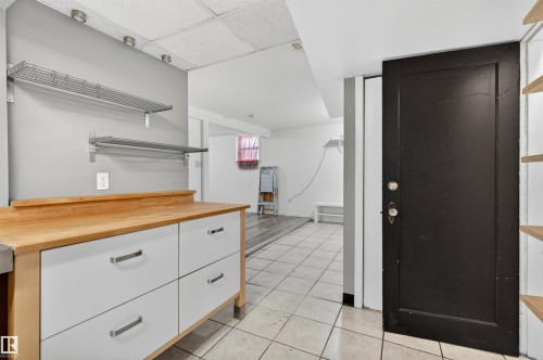 10522 79 Avenue, Edmonton, AB - Indoor
