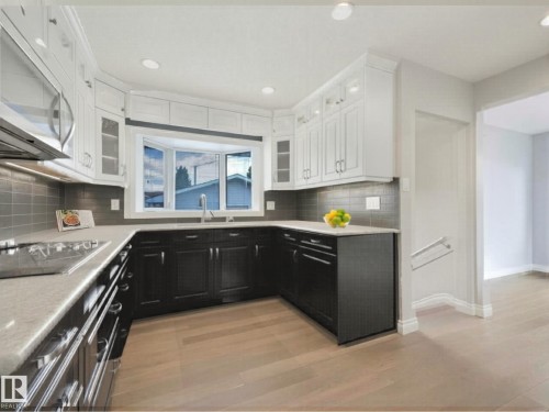 6303 92B Avenue, Edmonton, AB - Indoor Photo Showing Kitchen