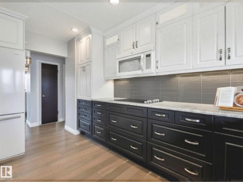 6303 92B Avenue, Edmonton, AB - Indoor Photo Showing Kitchen
