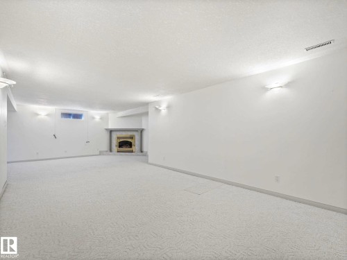 6303 92B Avenue, Edmonton, AB - Indoor
