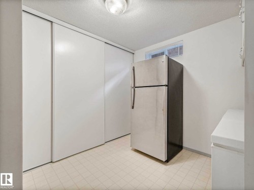 6303 92B Avenue, Edmonton, AB - Indoor Photo Showing Other Room