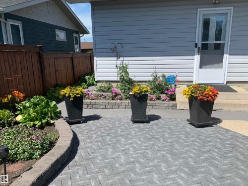 6303 92B Avenue, Edmonton, AB - Outdoor With Exterior