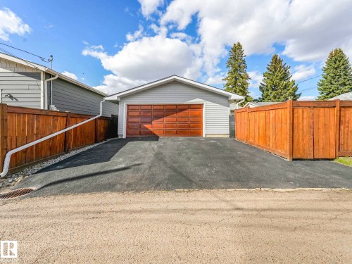 6303 92B Avenue, Edmonton, AB - Outdoor