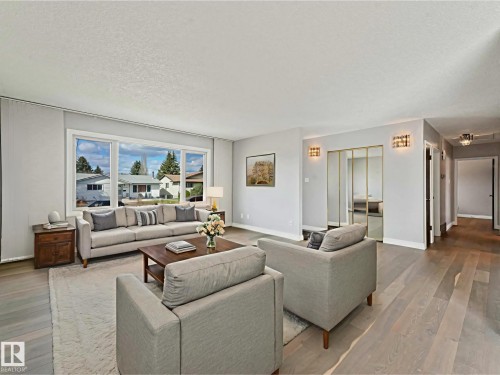 6303 92B Avenue, Edmonton, AB - Indoor Photo Showing Living Room