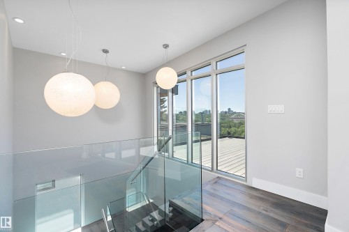 9509 99B Street, Edmonton, AB - Indoor Photo Showing Other Room