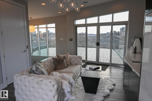 9509 99B Street, Edmonton, AB - Indoor Photo Showing Other Room