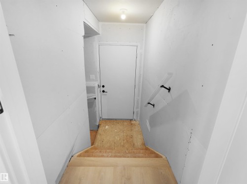 3520 45 Avenue, Beaumont, AB - Indoor Photo Showing Other Room