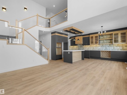3520 45 Avenue, Beaumont, AB - Indoor Photo Showing Kitchen