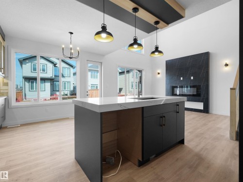 3520 45 Avenue, Beaumont, AB - Indoor Photo Showing Kitchen