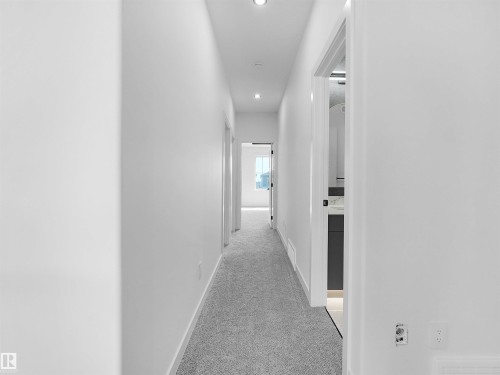 3520 45 Avenue, Beaumont, AB - Indoor Photo Showing Other Room