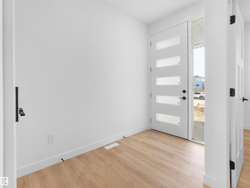 3520 45 Avenue, Beaumont, AB - Indoor Photo Showing Other Room