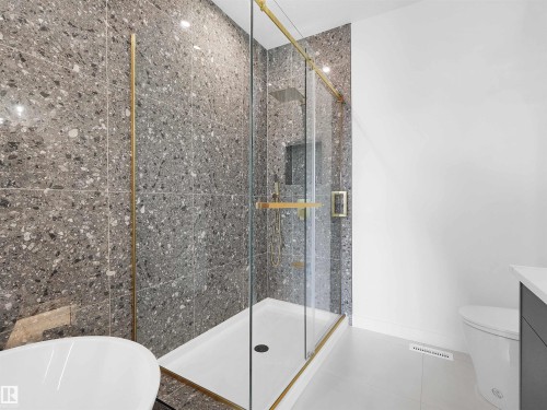 3520 45 Avenue, Beaumont, AB - Indoor Photo Showing Bathroom