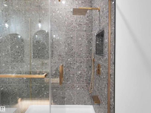 3520 45 Avenue, Beaumont, AB -  Photo Showing Bathroom