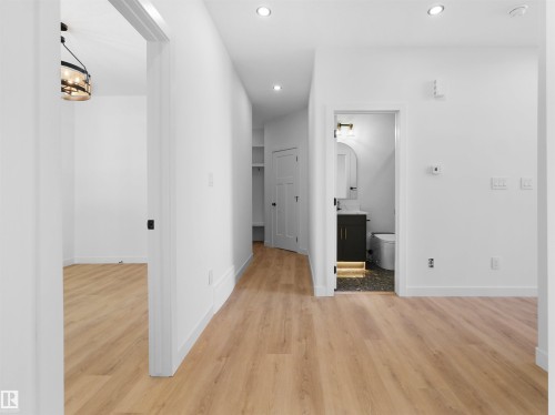 3520 45 Avenue, Beaumont, AB - Indoor Photo Showing Other Room