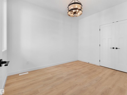 3520 45 Avenue, Beaumont, AB - Indoor Photo Showing Other Room