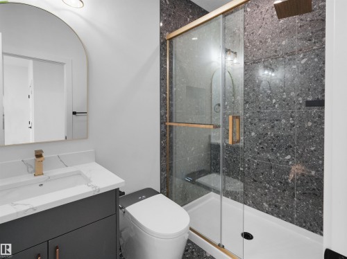 3520 45 Avenue, Beaumont, AB - Indoor Photo Showing Bathroom