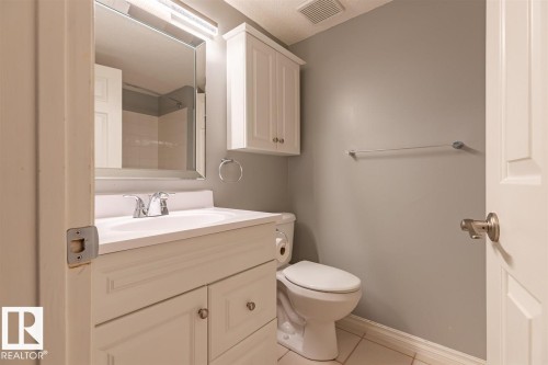 108 9010 106 Avenue, Edmonton, AB - Indoor Photo Showing Bathroom