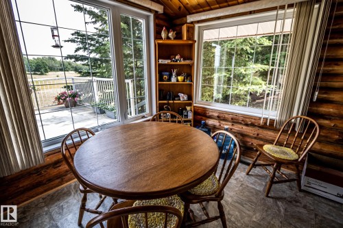 18 Horseshoe Bay Drive, Rural St. Paul County, AB - Indoor Photo Showing Dining Room