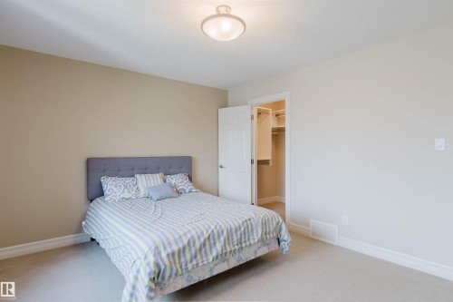 4118 Westcliff Heath, Edmonton, AB - Indoor Photo Showing Bedroom