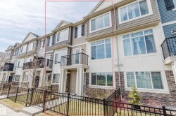 3 11373 12 Avenue  Edmonton, AB T6J 5V2