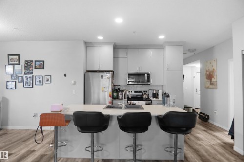 156 1818 Rutherford Road, Edmonton, AB - Indoor Photo Showing Kitchen With Upgraded Kitchen